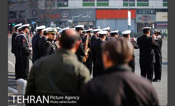 اجرای گروه موزیک به مناسبت سالگرد ورود امام خمینی (ره) 16