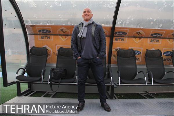 دیدار تیم‌ های فوتبال استقلال تهران و استقلال خوزستان