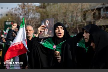 تشییع پیکر مطهر شهدای ناوشکن دنا