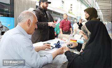 خدمت‌رسانی مواکب منطقه11 به نمازگزاران عید سعید فطر 3