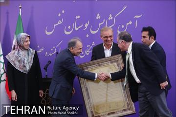 آیین "کاشت نهال به یاد فرشتگان ماندگار اهدا عضو" با حضور شهردار تهران 32
