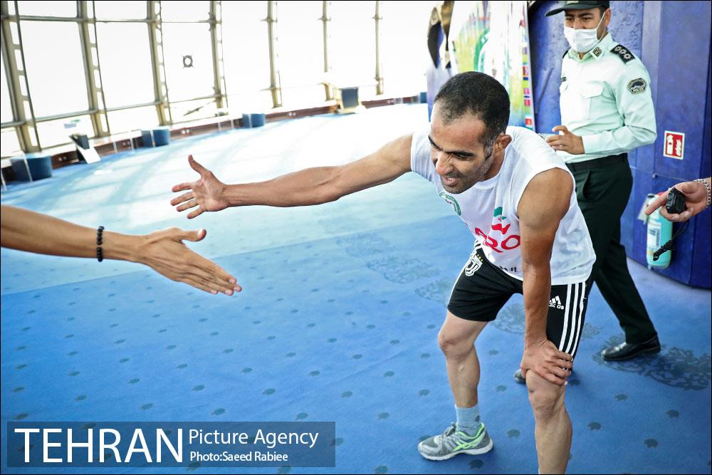 ثبت رکورد پله نوردی در برج میلاد 20