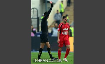 دیدار تیم های فوتبال پرسپولیس و تراکتور سازی