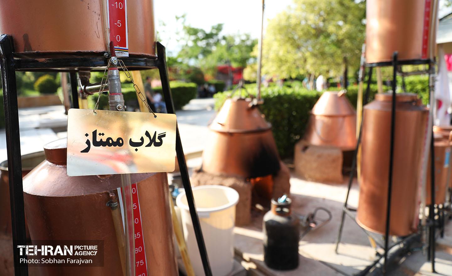 جشنواره گل و گلاب در برج میلاد 22