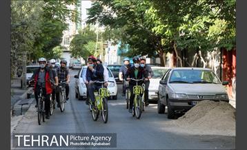 پویش سه شنبه های بدون خودرو در منطقه 8