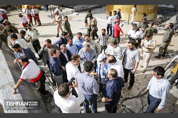 بازدید شهردار تهران از منطقه سیل زده امام زاده داوود(ع) 32