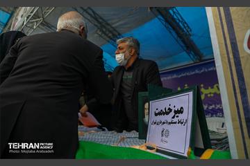 نمازگزاران جمعه پای «میز خدمت شهرداری تهران» 4