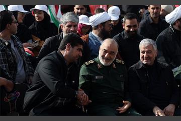 مراسم تشییع پیکر شهید سردار عباس نیلفروشان - ۱ 50