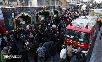 تشییع پیکر ۱۰۰ شهید مردمی و مدافع امنیت در تهران 4