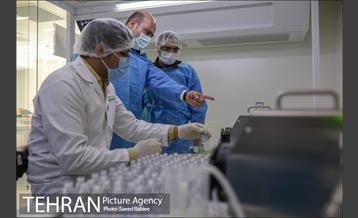 بازدید مدیرکل اداره تجهیزات پزشکی از شرکت نویان نگین پارسیان 15