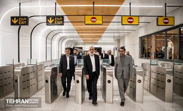 دیدار شهردار تهران با تولیت آستان علوی