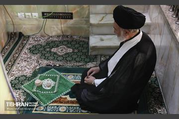 اقامه نماز ظهر عاشورا 17