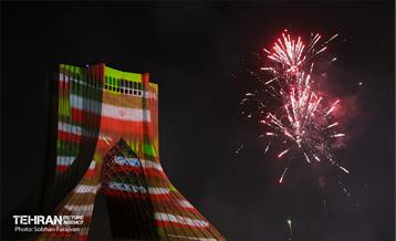 نورافشانی جشن پیروزی انقلاب اسلامی در میدان آزادی 17