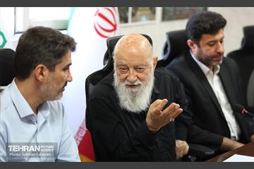 جلسه انتخاب معماری پروژه حیاط تهران 19