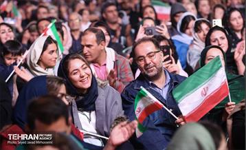 رویداد «شب ایران» در میدان انقلاب اسلامی 6