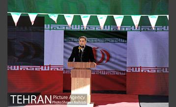 در آغاز چهلمین فجر انقلاب، آیین اهتزاز بزرگترین پرچم مقدس کشورمان با حضور شهردار تهران 18