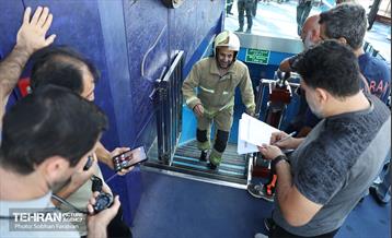 مسابقه پله‌نوردی آتش‌نشانان در برج میلاد 27