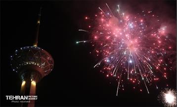 نورافشانی برج میلاد در شب پیروزی انقلاب اسلامی 7