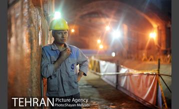 ورود دستگاه تمام مکانیزه(TBM) به ایستگاه مترو شهدا 9