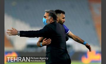 دیدار تیم‌های فوتبال استقلال و آلومینیوم اراک  16