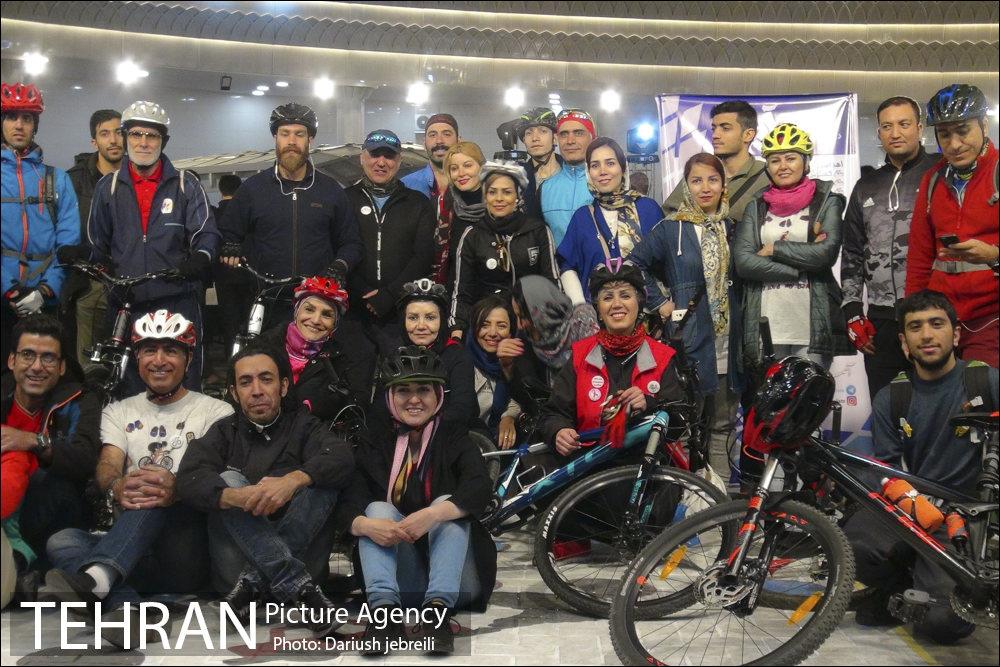 دود بدرود در ایوان انتظار 8