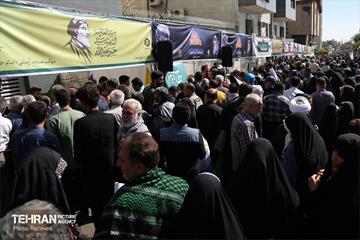 در حاشیه نماز جمعه تهران به امامت رهبر انقلاب 8
