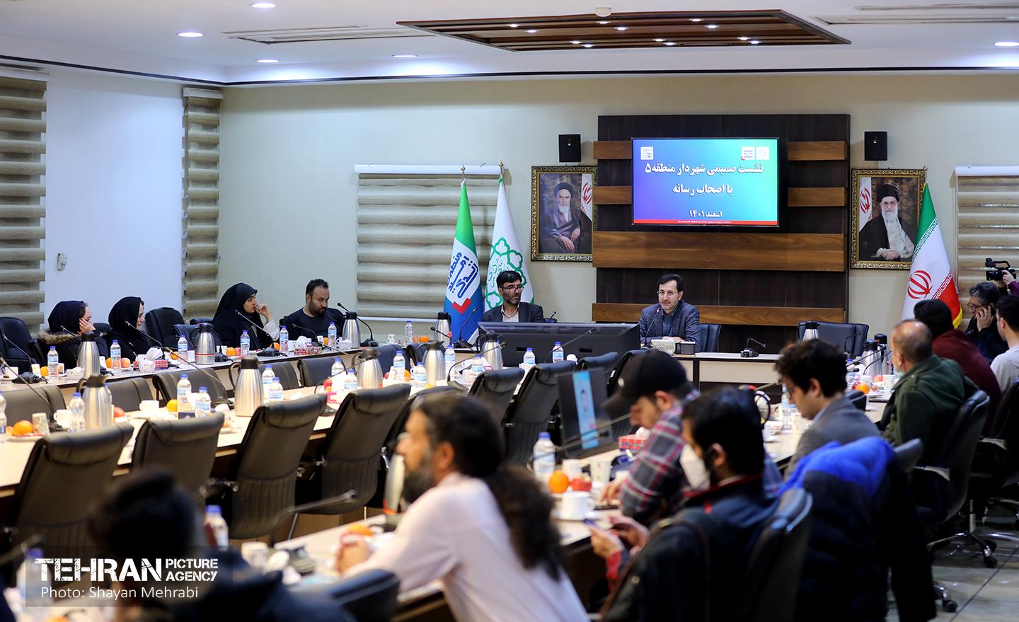 نشست خبری شهردار منطقه ۵ با اصحاب رسانه 21