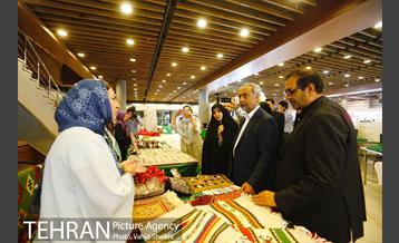 بازدید معاون اقتصادی رئیس جمهور از نمایشگاه زنان و تولید ملی 23