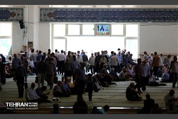 حضور شهردار تهران در نماز جمعه 1
