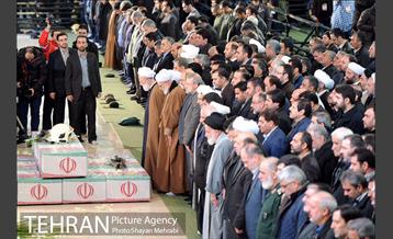 تشییع شهدای آتش نشان در شبستان مصلی 12