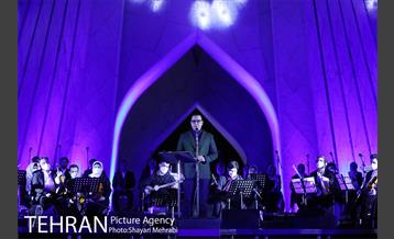 کنسرت آنلاین علیرضا قربانی در میدان آزادی 29