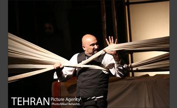 نمایش دشمن مردم 18