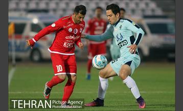 دیدار تیم های فوتبال پیکان و تراکتورسازی