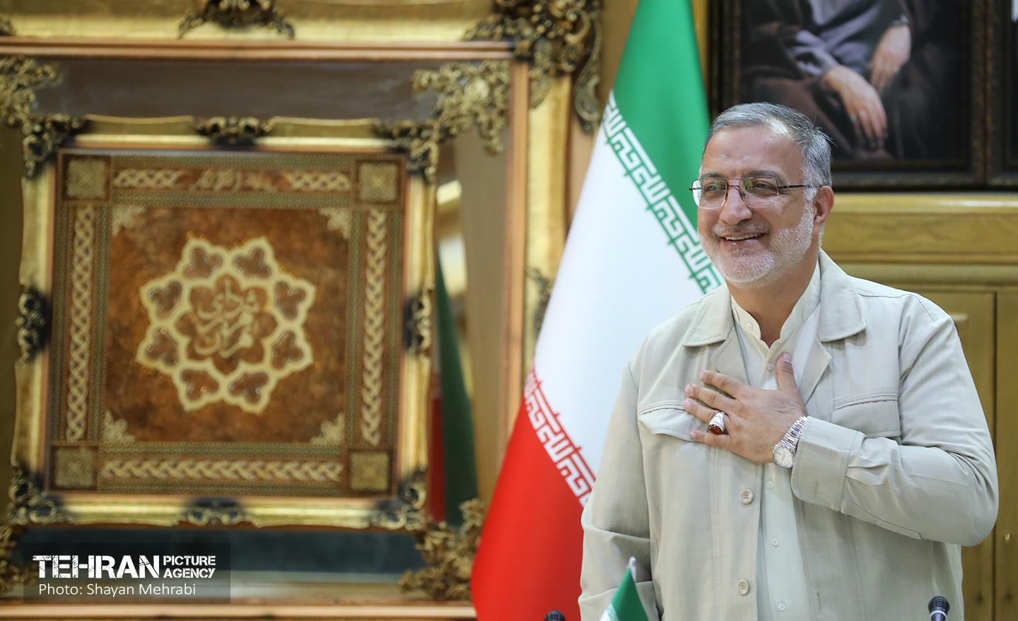 جلسه دکتر زاکانی با اعضای هیئت مدیره باغ موزه دفاع مقدس 2