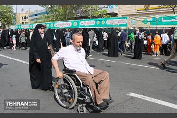 خدمت‌رسانی مواکب منطقه11 به نمازگزاران عید سعید فطر 9