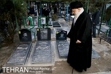 حضور رهبر انقلاب در مرقد مطهر امام راحل و گلزار شهدای بهشت زهرا 15