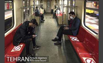 طرح فاصله گذاری اجتماعی در مترو تهران 30