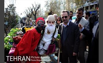 بازدید نماینده مجلس و استاندار تهران از نورزگاه بلوار کشاورز 7