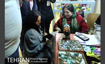 اکران خیریه انیمیشن مبارک در بازارچه رعد‎ 1