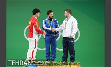 قهرمانی کیانوش رستمی در وزنه برداری المپیک ریو 30