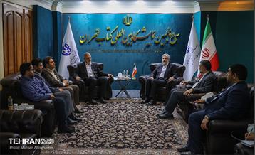 بازدید شهردار تهران از سی‌وپنجمین نمایشگاه بین‌المللی کتاب تهران 32