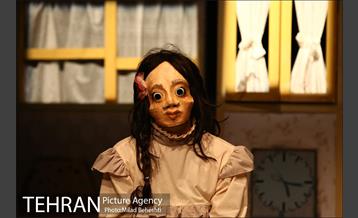 نمایش خوشبختی های کوچک سوسک شدن‎ 8