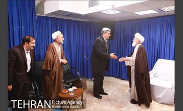 دیدار شهردار تهارن با آیت الله العظمی نوری همدانی  16