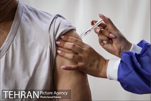 آغاز به کار اولین مرکز تجمیعی واکسیناسیون کرونا در غرب تهران 25
