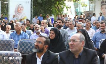 رونمایی از مجسمه های 6 شهید در منطقه 15 30