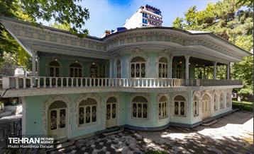 زیربنای عمارت موزه زمان در حدود 700 متر مربع است که مهندس مشاور ساختمان آن در زمان بازسازی مهندس ابتکار و معماران این بنا استاد کاشی و استاد حاج رمضان عباسیان بوده اند.