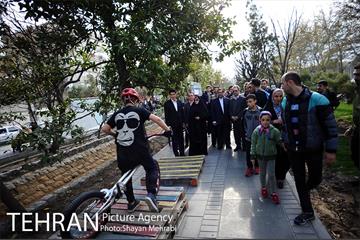 بازدید نماینده مجلس و استاندار تهران از نورزگاه بلوار کشاورز 4