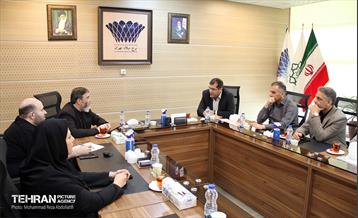 نشست مدیران اداره‌ کل سرمایه‌ انسانی با پرسنل برج میلاد 12