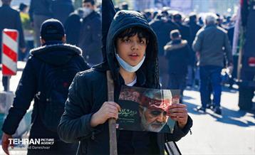 تشییع و تدفین پیکر مطهر دو شهید گمنام در منطقه 17