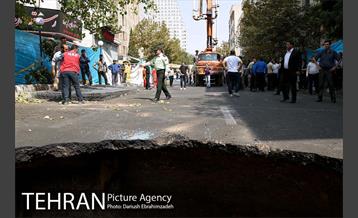 ریزش بخشی از خیابان پیامبر اتوبان ستاری 3